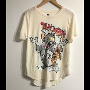 Tom and Jerry graphic crewneck short sleeves top for women beige. XL